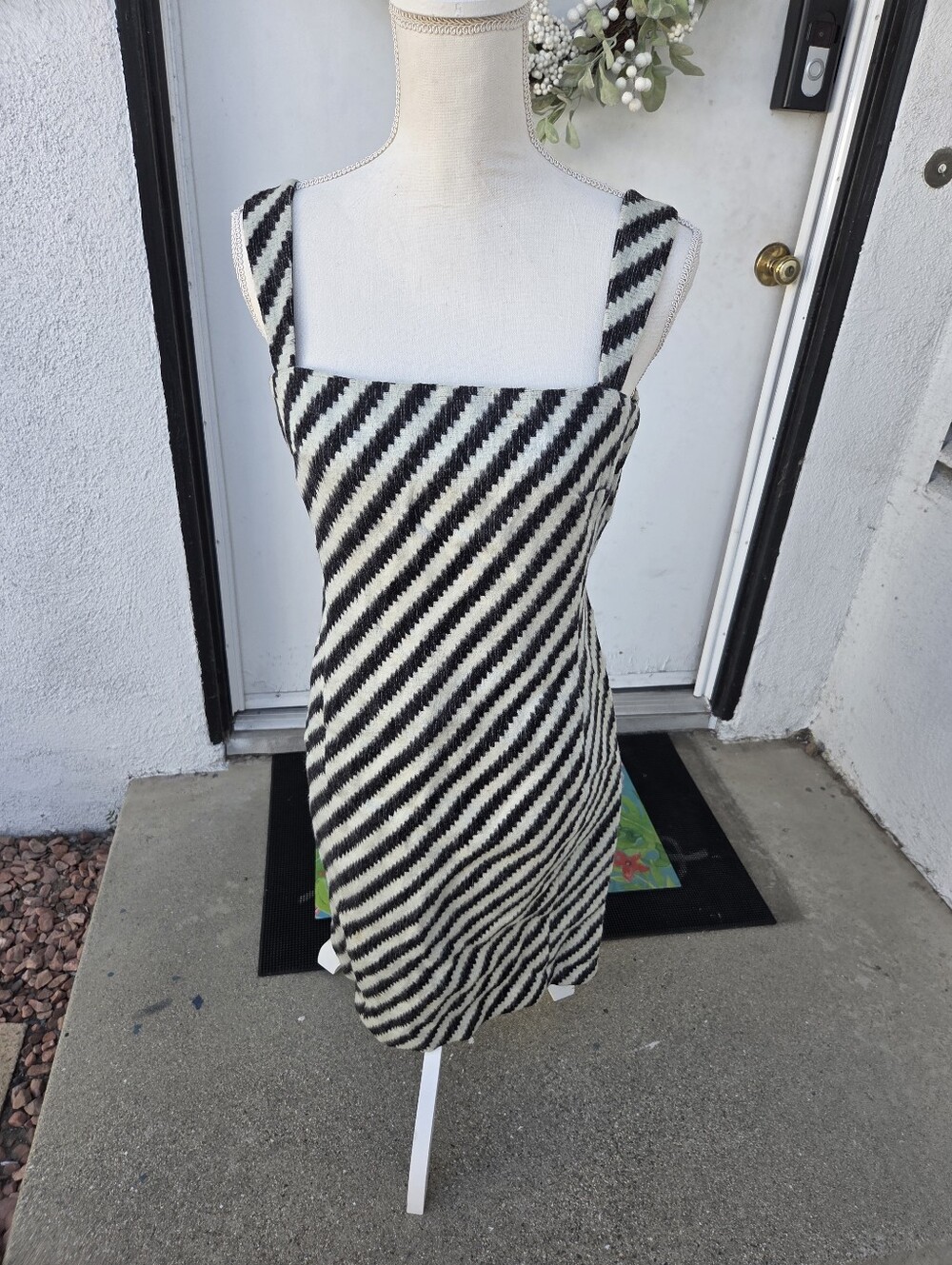Tocca Black & White Diagonal Stripe Square Neck Sleeveless Dress 6.